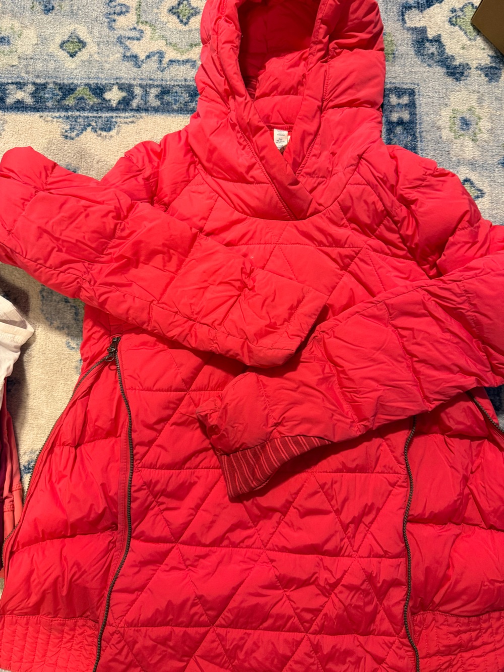 lululemon athletica Fluffed Up Pullover - size 6